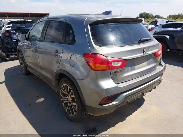 JA4AP3AW6JZ036528 — 2018 Mitsubishi Outlander, фото 3 с аукциона IAAI, Передняя часть