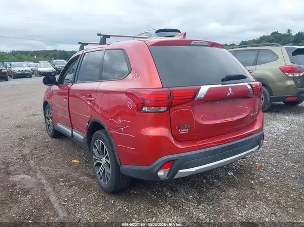 JA4AZ2A32JZ004721 — 2018 Mitsubishi Outlander, фото 3 с аукциона IAAI, Левый бок