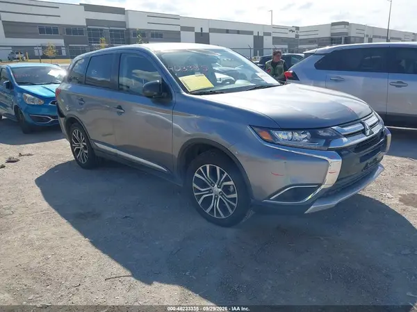 JA4AD2A35JZ052552 — 2018 Mitsubishi Outlander, Задняя часть (Rear), фото до ремонта
