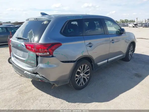 JA4AD2A35JZ052552 — 2018 Mitsubishi Outlander, фото 4 с аукциона IAAI, Задняя часть