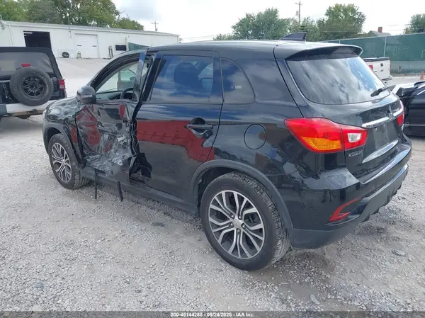 JA4AP3AU3KU005329 — 2019 Mitsubishi Outlander, фото 3 с аукциона IAAI, Левый бок