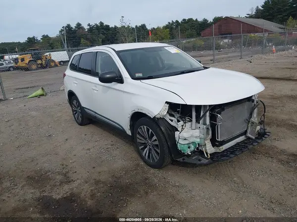 JA4AD2A31KZ003589 — 2019 Mitsubishi Outlander, Передняя часть (Front End), фото до ремонта