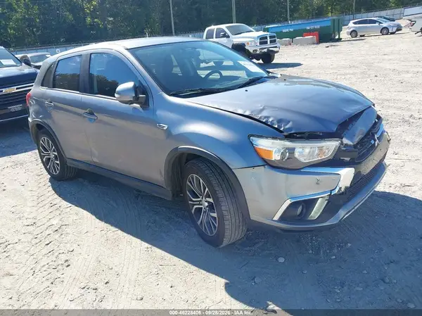 JA4AR3AU5KU012275 — 2019 Mitsubishi Outlander, Передняя часть (Front & Rear), фото до ремонта