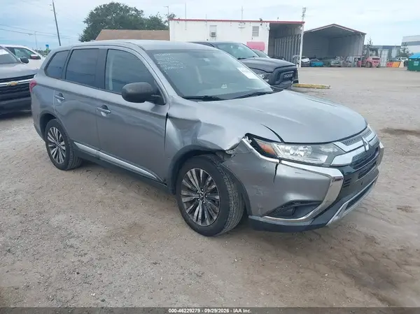 JA4AD2A30KZ055196 — 2019 Mitsubishi Outlander, Левый бок (Left Side), фото до ремонта
