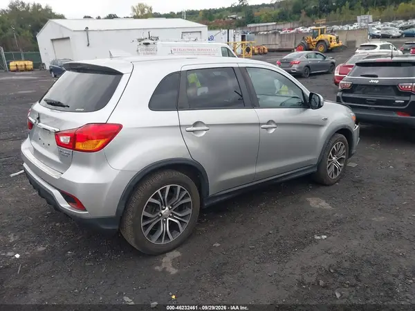 JA4AR3AU8KU031631 — 2019 Mitsubishi Outlander, фото 4 с аукциона IAAI, Левый и правый бока
