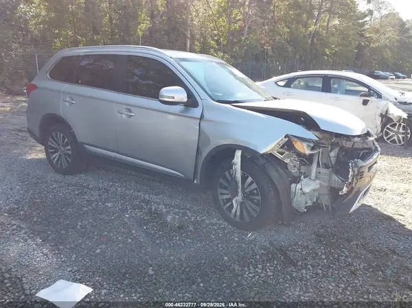 JA4AZ3A39KZ021118 — 2019 Mitsubishi Outlander, Передняя часть (Front End), фото до ремонта
