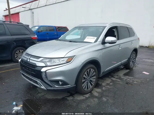 JA4AD3A37LZ030240 — 2020 Mitsubishi Outlander, фото 2 с аукциона IAAI, Задняя часть справа