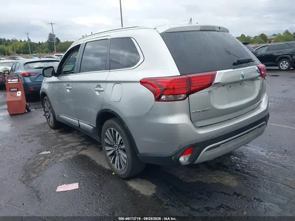 JA4AD3A37LZ030240 — 2020 Mitsubishi Outlander, фото 3 с аукциона IAAI, Задняя часть справа