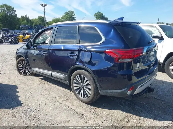 JA4AD3A34LZ028977 — 2020 Mitsubishi Outlander, фото 3 с аукциона IAAI, Опрокидывание