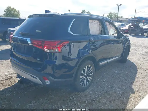 JA4AD3A34LZ028977 — 2020 Mitsubishi Outlander, фото 4 с аукциона IAAI, Опрокидывание
