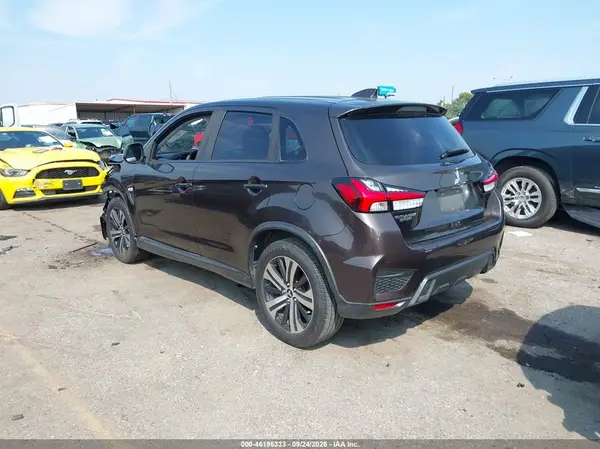 JA4AP3AU9LU012464 — 2020 Mitsubishi Outlander, фото 3 с аукциона IAAI, Передняя часть слева