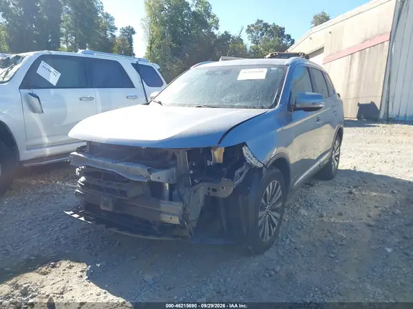 JA4AZ3A32LZ028378 — 2020 Mitsubishi Outlander, фото 2 с аукциона IAAI, Передняя часть