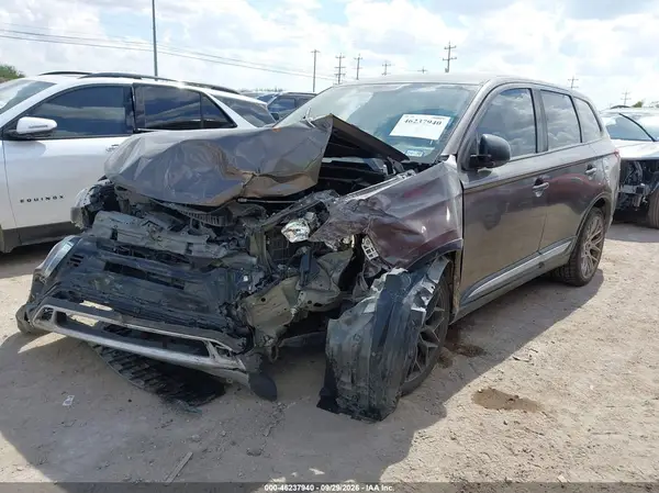 JA4AD2A36LZ007414 — 2020 Mitsubishi Outlander, фото 2 с аукциона IAAI, Передняя часть