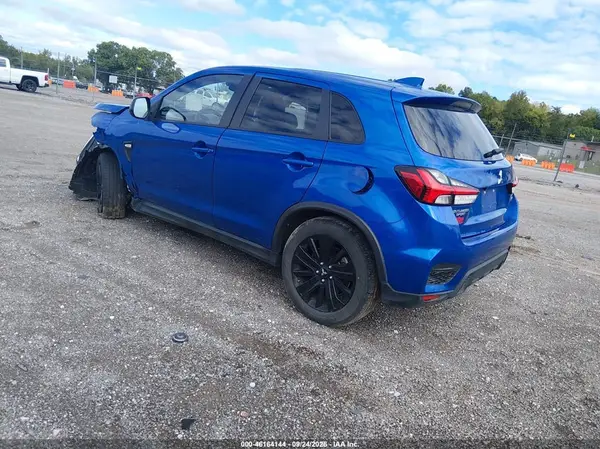 JA4ARUAU4MU002362 — 2021 Mitsubishi Outlander, фото 3 с аукциона IAAI 14.10.2026, Передняя часть слева