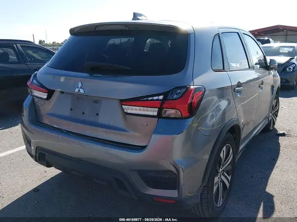 JA4APVAU5MU017898 — 2021 Mitsubishi Outlander, фото 4 с аукциона IAAI, Передняя часть
