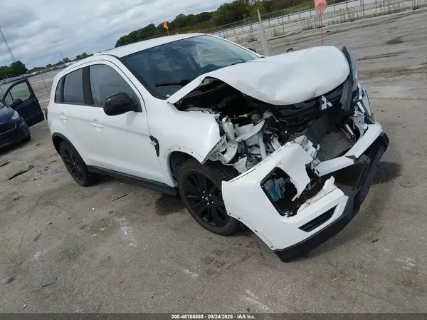 JA4ARUAU6MU005571 — 2021 Mitsubishi Outlander, Передняя часть (Front End), фото до ремонта
