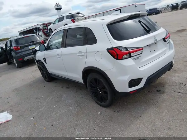 JA4ARUAU6MU005571 — 2021 Mitsubishi Outlander, фото 3 с аукциона IAAI, Передняя часть