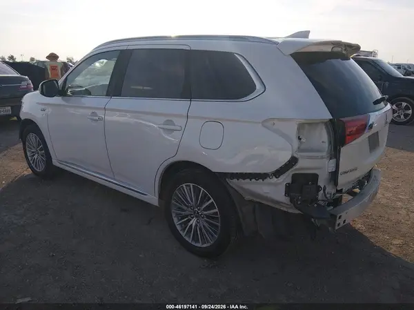 JA4J2VA70NZ021886 — 2022 Mitsubishi Outlander, фото 3 с аукциона IAAI, Передняя часть