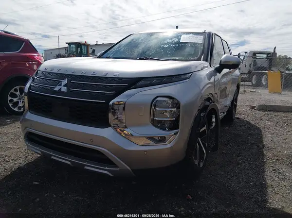 JA4J4UA85NZ043928 — 2022 Mitsubishi Outlander, фото 2 с аукциона IAAI, Левый бок