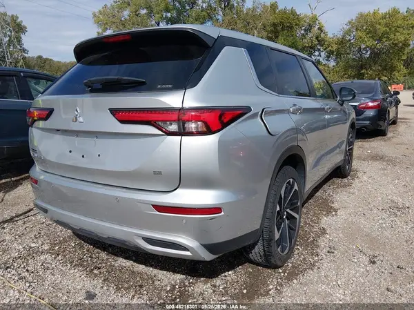JA4J4UA85NZ043928 — 2022 Mitsubishi Outlander, фото 4 с аукциона IAAI, Левый бок