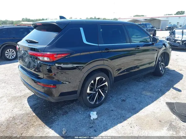 JA4J3TA89NZ072426 — 2022 Mitsubishi Outlander, фото 4 с аукциона IAAI, Передняя часть справа