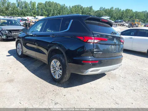 2024 Mitsubishi Outlander VIN JA4J4VA87RZ635567 фото 3