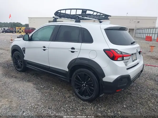 JA4ARUAU8RU004784 — 2024 Mitsubishi Outlander, фото 3 с аукциона IAAI, Подтопление