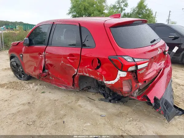 JA4ARUAU5RU001101 — 2024 Mitsubishi Outlander, фото 3 с аукциона IAAI, Повреждения со всех сторон