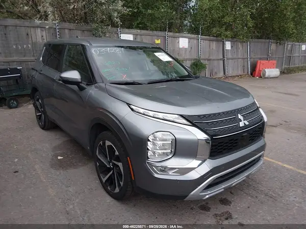 JA4J3VA81RZ039289 — 2024 Mitsubishi Outlander, Задняя часть (Rear), фото до ремонта