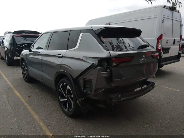 JA4J3VA81RZ039289 — 2024 Mitsubishi Outlander, фото 3 с аукциона IAAI 06.10.2026, Задняя часть