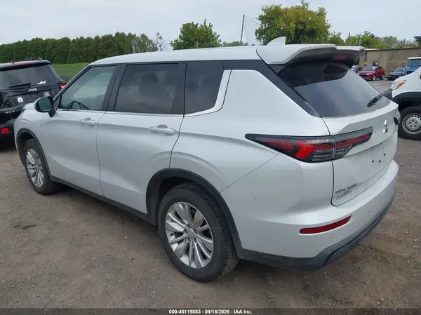 JA4J4UA88SZ055146 — 2025 Mitsubishi Outlander, фото 3 с аукциона IAAI 15.10.2026, Правый бок