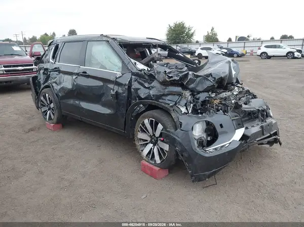 JA4J4WA88SZ038603 — 2025 Mitsubishi Outlander, Опрокидывание (Rollover), фото до ремонта