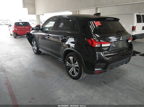 JA4ARUAU9SU013967 — 2025 Mitsubishi Outlander, фото 3 с аукциона IAAI, Передняя часть