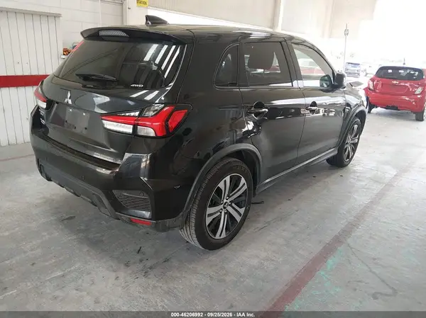 JA4ARUAU9SU013967 — 2025 Mitsubishi Outlander, фото 4 с аукциона IAAI, Передняя часть