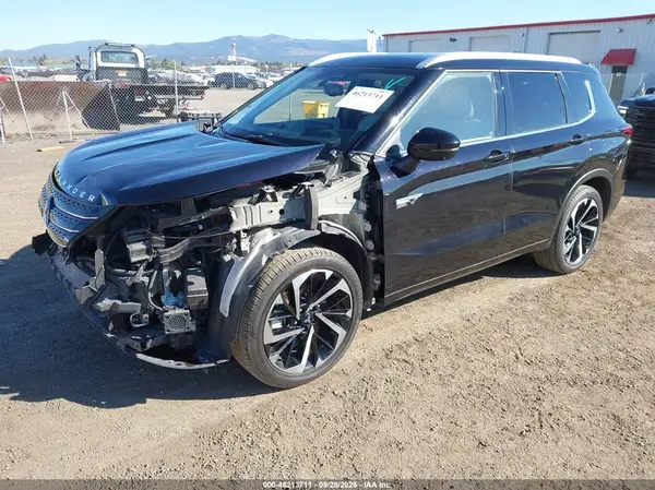 JA4T5WA91SZ001164 — 2025 Mitsubishi Outlander, фото 2 с аукциона IAAI, Передняя часть