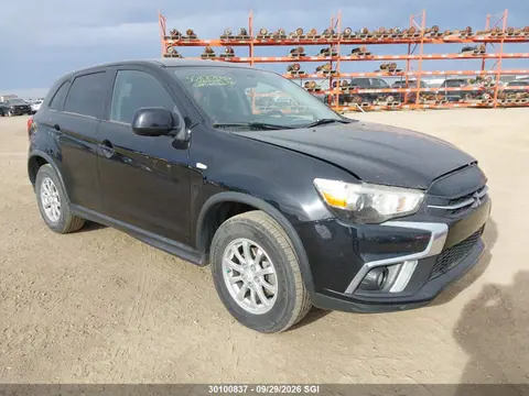 JA4AJ3AU4JU601386 — 2018 Mitsubishi RVR SE, Град (Hail), фото до ремонта