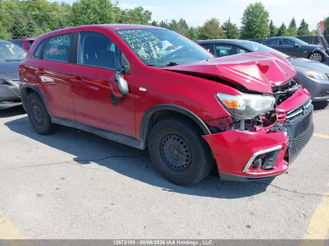 JA4AH3AU1JU603009 — 2018 Mitsubishi RVR, Передняя часть (Front), фото до ремонта