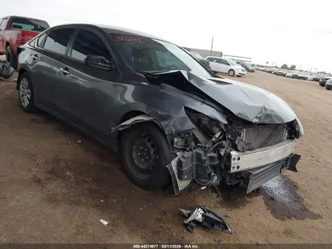1N4AL3AP3GN326712 — 2016 Nissan Altima 2.5/2.5 S/2.5 SL/2.5 SR/2.5 SV, Передняя часть (Front & Rear), фото до ремонта