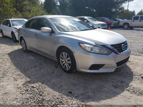 1N4AL3AP5GN372588 — 2016 Nissan Altima 2.5/2.5 S/2.5 SL/2.5 SR/2.5 SV, Задняя часть (Rear), фото до ремонта