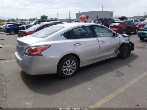 2015 Nissan Altima 2.5/2.5 S/2.5 Sl/2.5 Sv VIN 1N4AL3AP6FN338982 фото 4
