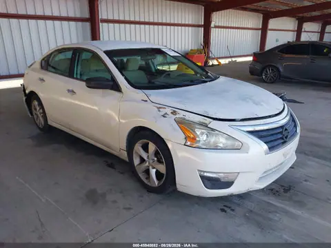1N4AL3AP8FN302548 — 2015 Nissan Altima 2.5/2.5 S/2.5 SL/2.5 SV, Задняя часть (Rear), фото до ремонта