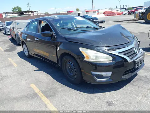 1N4AL3AP7EN365025 — 2014 Nissan Altima 2.5 S, Передняя часть (Front & Rear), фото до ремонта