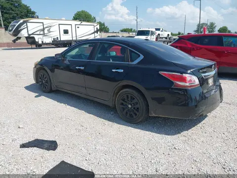 2015 Nissan Altima 2.5 S VIN 1N4AL3AP9FN879184 фото 3