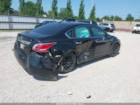 2015 Nissan Altima 2.5 S VIN 1N4AL3AP9FN879184 фото 4