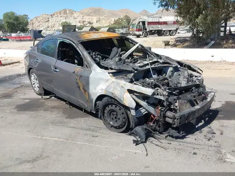 1N4AL3AP3FC137374 — 2015 Nissan Altima 2.5 S, Полный пожар (Total Burn), фото до ремонта