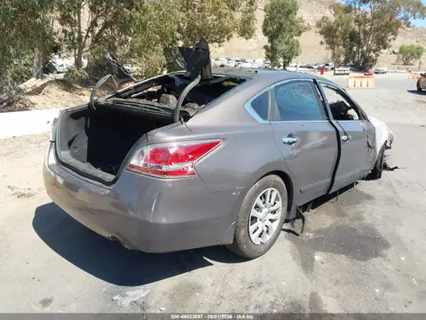 2015 Nissan Altima 2.5 S VIN 1N4AL3AP3FC137374 фото 4