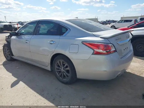 2015 Nissan Altima 2.5 S VIN 1N4AL3AP4FN360799 фото 3
