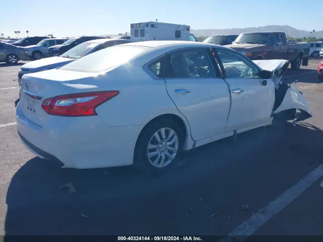 1N4AL3AP4HN353726 — 2017 Nissan Altima 2.5 S, фото 4 с аукциона IAAI 13.10.2026, Передняя часть