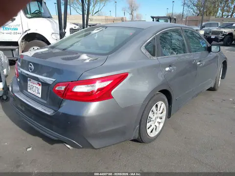 2017 Nissan Altima 2.5 S VIN 1N4AL3AP7HC152169 фото 4