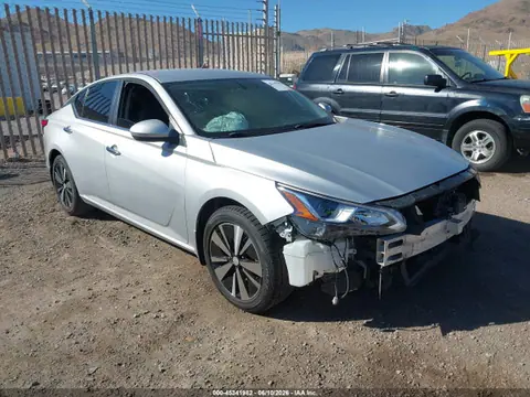 1N4BL4BWXKC157809 — 2019 Nissan Altima 2.5 S, Передняя часть (Front End), фото до ремонта